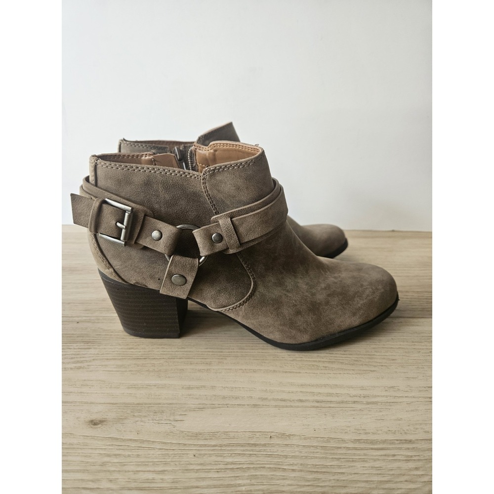 Indigo Rd Sansun Ankle Boots Size 8.5 NWOB Tan Taupe Buckle Strap Booties